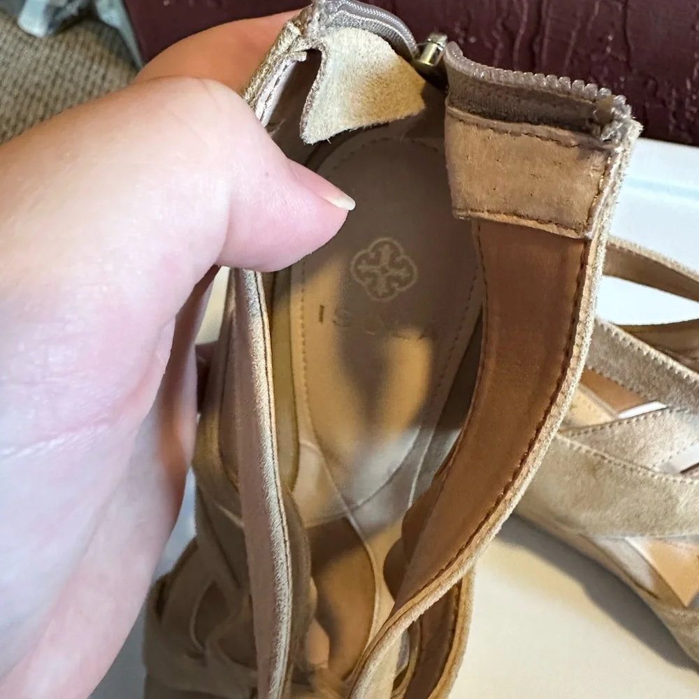 ISOLA Women’s Size 8.5 Wedge Sandals - Picture 4 of 6